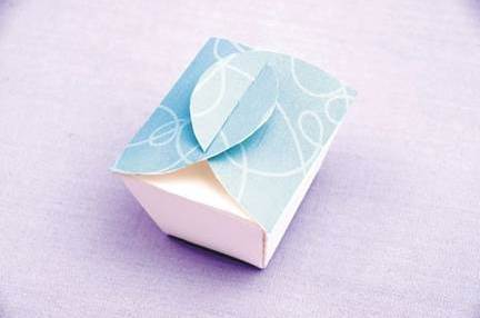 How-to-DIY-Simple-Nice-Gift-Box-7.jpg