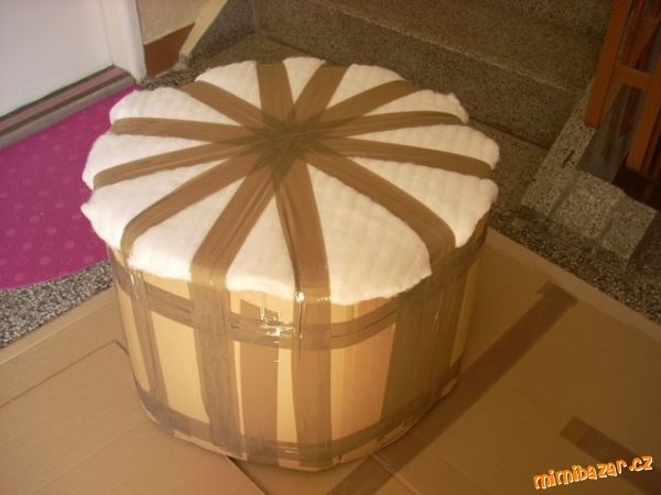 How-to-DIY-Simple-Ottoman-from-Plastic-Bottles-2.jpg