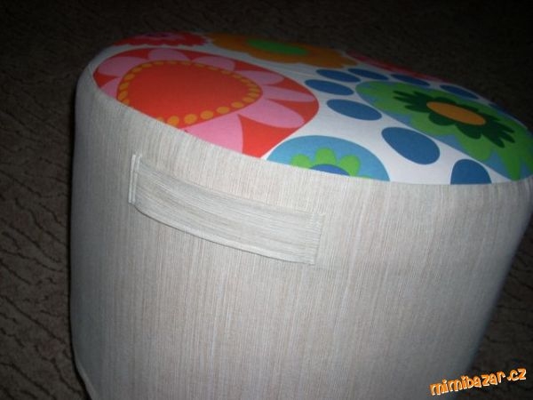 How-to-DIY-Simple-Ottoman-from-Plastic-Bottles-6.jpg
