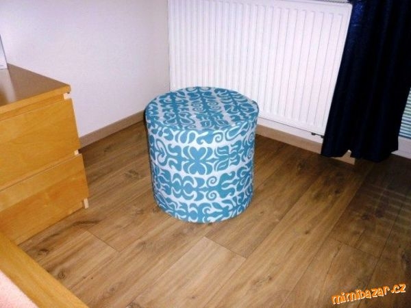 How-to-DIY-Simple-Ottoman-from-Plastic-Bottles-8.jpg