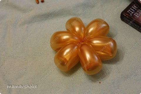 How-to-Make-DIY-Balloon-Daisy-Flower-Bouquet-9.jpg