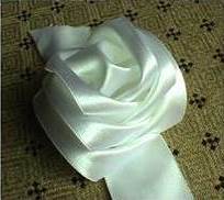 How-to-Make-DIY-Satin-Ribbon-Rose-without-Needle-and-Thread-7.jpg
