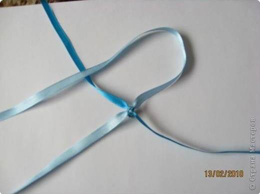 How-to-Weave-DIY-Easy-Ribbon-Bracelet-1.jpg