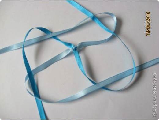 How-to-Weave-DIY-Easy-Ribbon-Bracelet-4.jpg