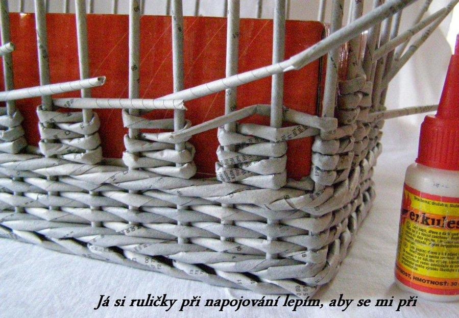 How to Weave a Unique DIY Storage Basket from Old Newspaper