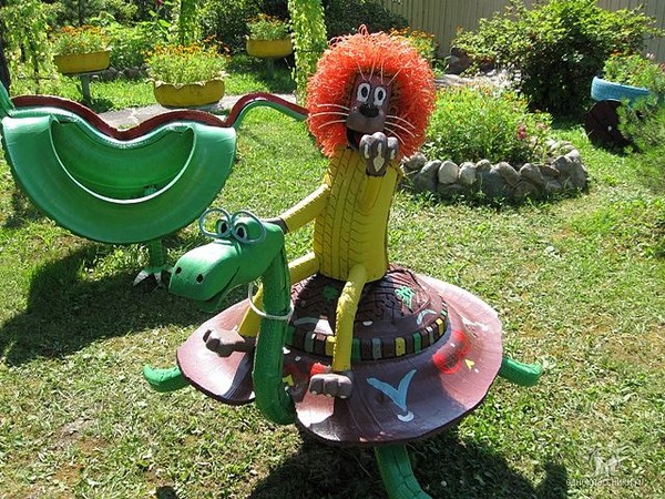 40+ Creative DIY Ideas to Repurpose Old Tire into Animal Shaped Garden Decor --> Tire Clown