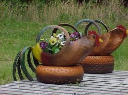 40+ Creative DIY Ideas to Repurpose Old Tire into Animal Shaped Garden Decor --> Tire Chickens