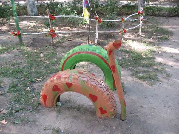 40+ Creative DIY Ideas to Repurpose Old Tire into Animal Shaped Garden Decor --> Tire Animal