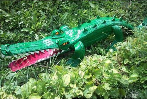 40+ Creative DIY Ideas to Repurpose Old Tire into Animal Shaped Garden Decor --> Tire Alligator