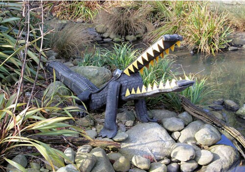 40+ Creative DIY Ideas to Repurpose Old Tire into Animal Shaped Garden Decor --> Tire Alligator