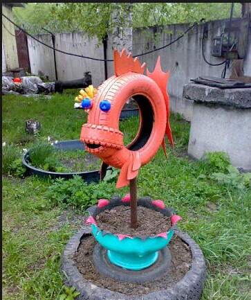 40+ Creative DIY Ideas to Repurpose Old Tire into Animal Shaped Garden Decor --> Tire Fish