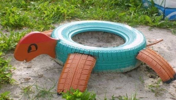 40+ Creative DIY Ideas to Repurpose Old Tire into Animal Shaped Garden Decor --> Tire Turtle