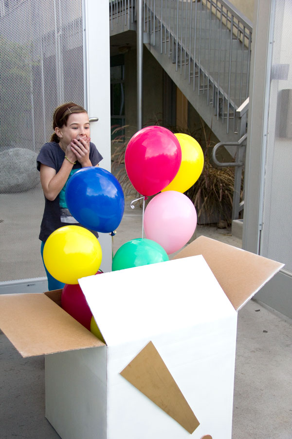 45+ Fun and Creative Ways to Use Balloons --> DIY Balloon Surprise