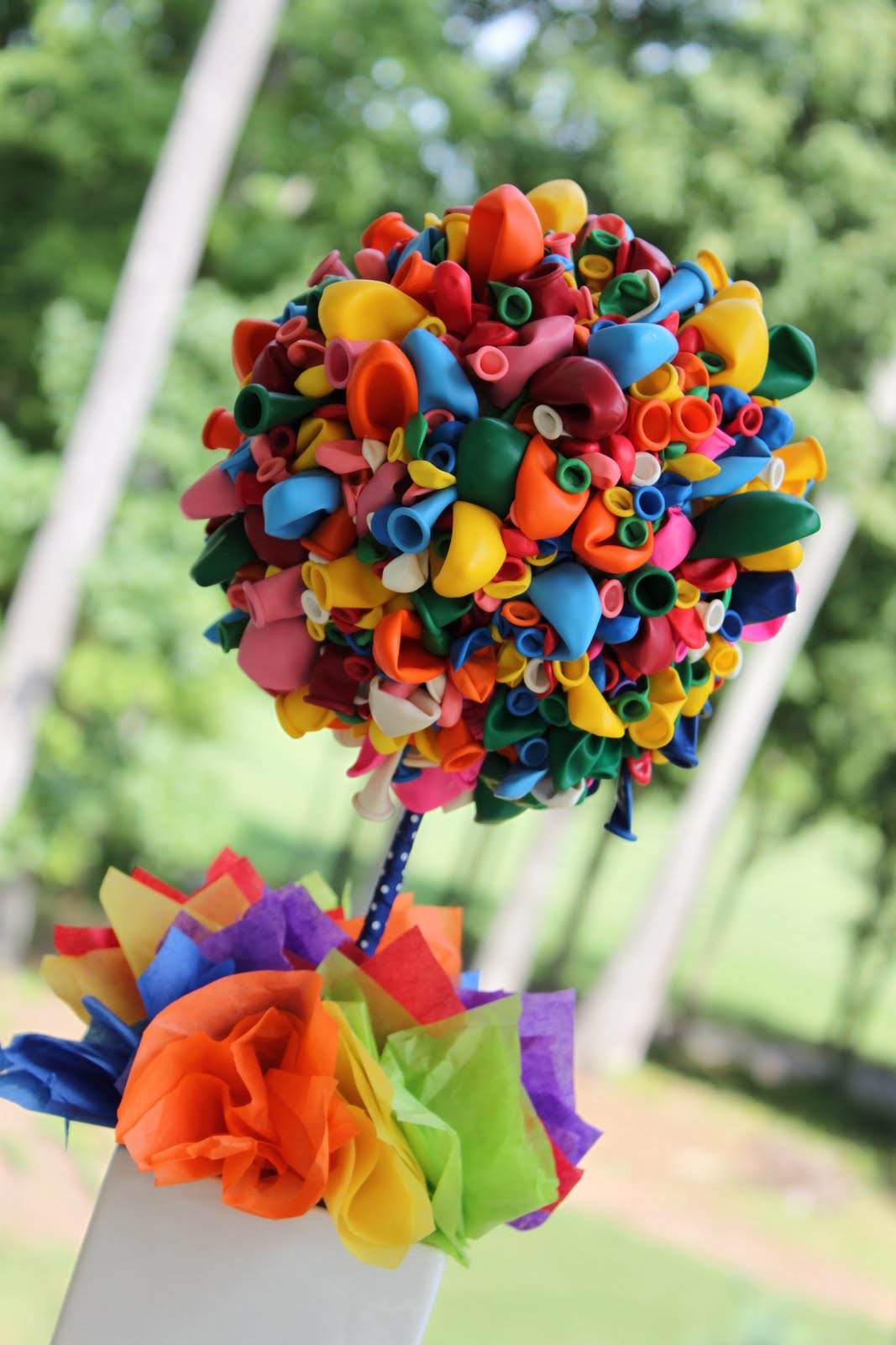 45+ Fun and Creative Ways to Use Balloons --> Balloon Topiary