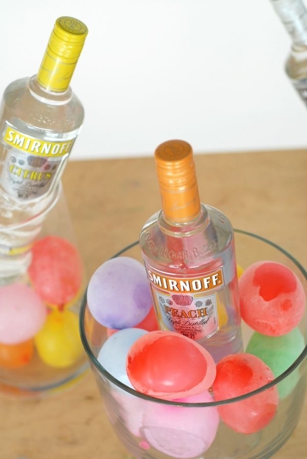 45+ Fun and Creative Ways to Use Balloons --> Keep drinks cold and looking festive with frozen water balloons