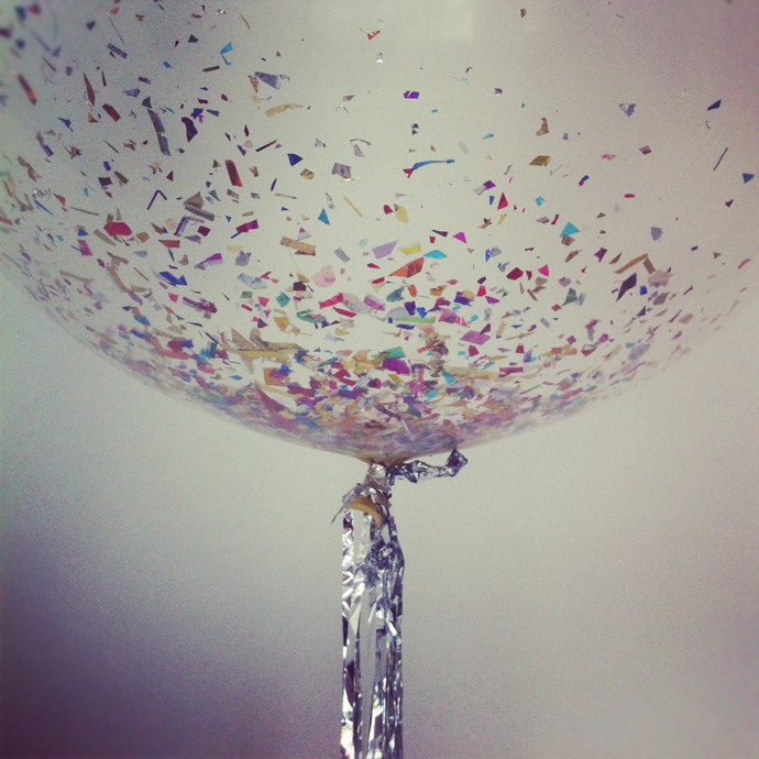 45+ Fun and Creative Ways to Use Balloons --> DIY CONFETTI BALLOON FOR NEW YEAR