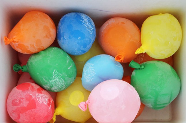 45+ Fun and Creative Ways to Use Balloons --> Reusable Balloon Ice Packs