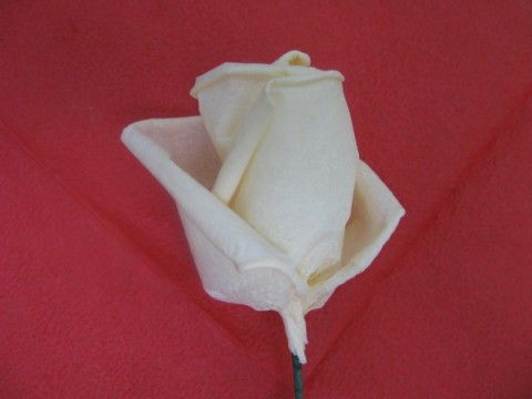 How to DIY Beautiful Crepe Paper Roses 18