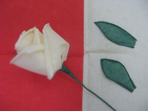 How to DIY Beautiful Crepe Paper Roses 25