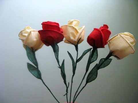 How to DIY Beautiful Crepe Paper Roses 30