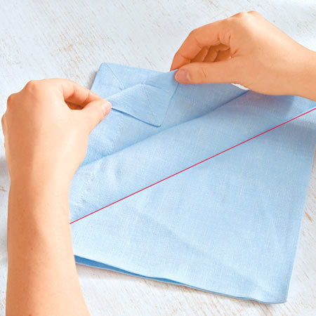 How-to-DIY-Beautiful-Napkin-Fold-with-Pockets-1.jpg