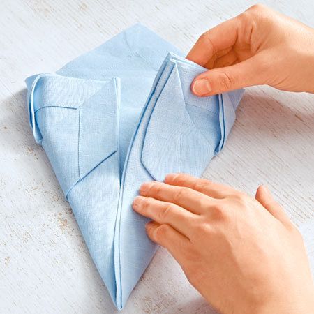 How-to-DIY-Beautiful-Napkin-Fold-with-Pockets-4.jpg