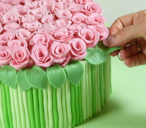 How-to-DIY-Bouquet-of-Roses-Cake-Decoration-10.jpg
