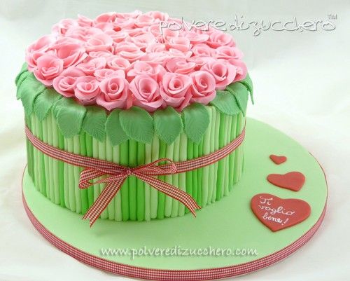 How-to-DIY-Bouquet-of-Roses-Cake-Decoration-14.jpg