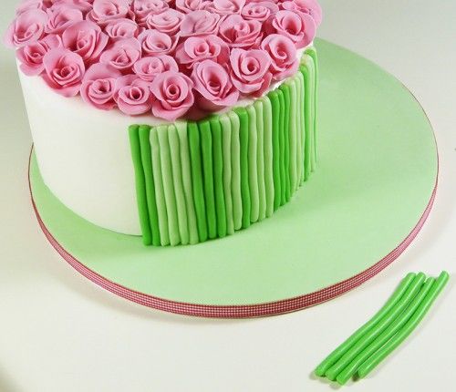 How-to-DIY-Bouquet-of-Roses-Cake-Decoration-7.jpg