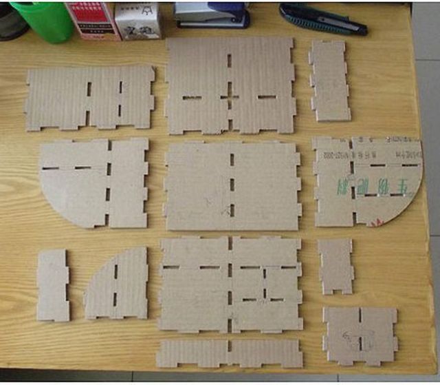 https://icreativeideas.com/wp-content/uploads/2014/07/How-to-DIY-Cardboard-Desktop-Organizer-with-Drawers-1.jpg