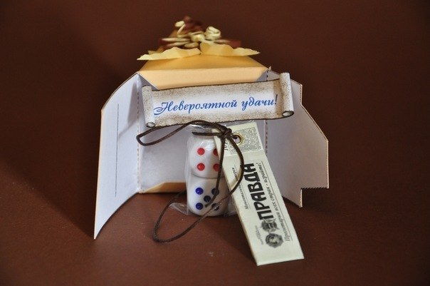 How-to-DIY-Creative-Cake-Shaped-Gift-Boxes-7.jpg