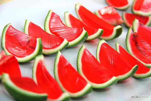 How to DIY Creative Watermelon Jell-O Shots 1