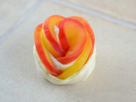How-to-DIY-Delicious-Apple-Rose-Puff-Pastry-11.jpg