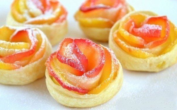 How-to-DIY-Delicious-Apple-Rose-Puff-Pastry-13.jpg