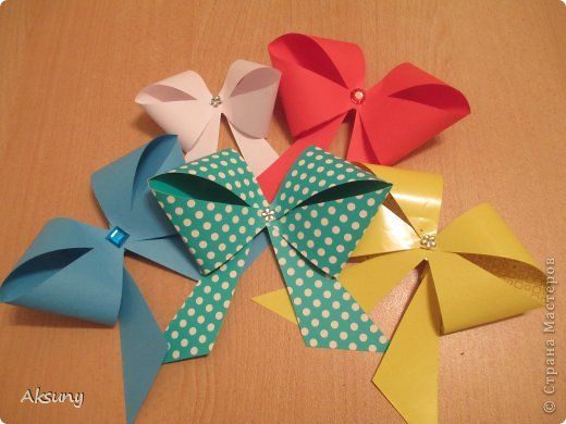 How-to-DIY-Pretty-Paper-Bow-for-Gift-Packing-10.jpg