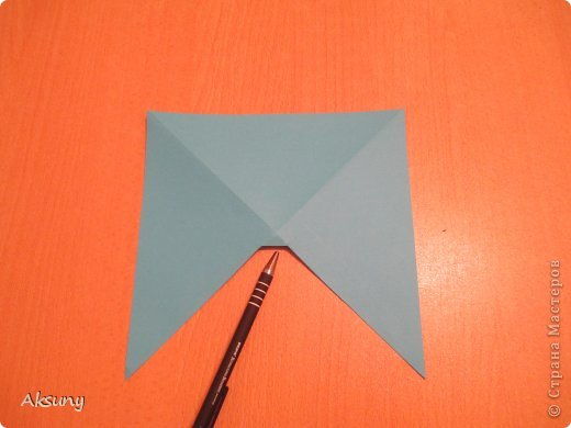 How-to-DIY-Pretty-Paper-Bow-for-Gift-Packing-2.jpg