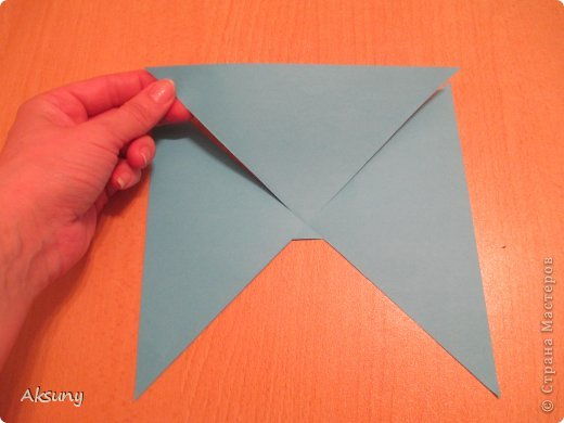 How-to-DIY-Pretty-Paper-Bow-for-Gift-Packing-3.jpg