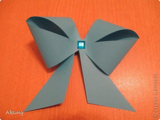 DIY: Easy Paper Gift Bows – Pipsticks