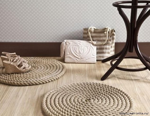 How-to-DIY-Simple-Rope-Rug-7.jpg