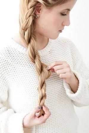 How-to-DIY-Simple-Side-Braid-Hairstyle-10.jpg