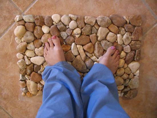 How to DIY Stone Floor Mat --> River Rock Floor Mat