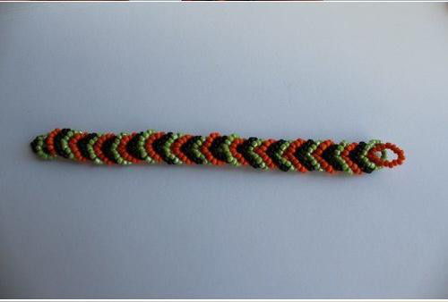 How-to-DIY-Weave-Stylish-Triple-Braided-Beaded-Bracelet-7.jpg