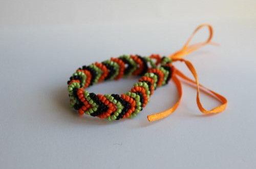 How-to-DIY-Weave-Stylish-Triple-Braided-Beaded-Bracelet-8.jpg