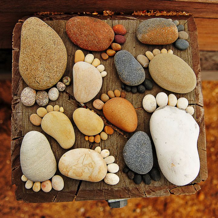 How-to-Make-Creative-Stone-Footprints-DIY-Ideas-11.png