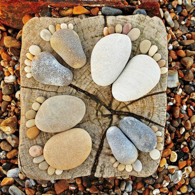 How-to-Make-Creative-Stone-Footprints-DIY-Ideas-5.jpg