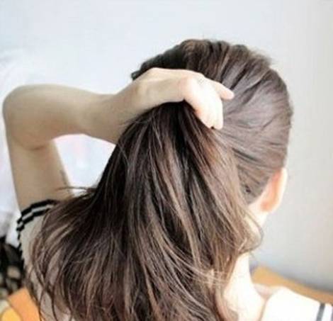 How-to-DIY-Easy-Bun-Hairstyle-Using-Chopstick-1.jpg