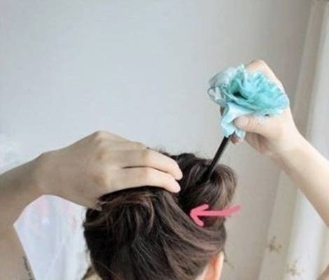 How-to-DIY-Easy-Bun-Hairstyle-Using-Chopstick-7.jpg