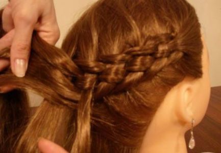 How-to-Weave-Five-Strand-French-Braid-Hairstyle-15.jpg