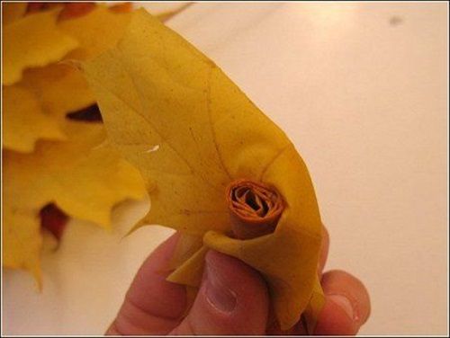 Creative Ideas - DIY Maple Leaf Rose Bouquet 4