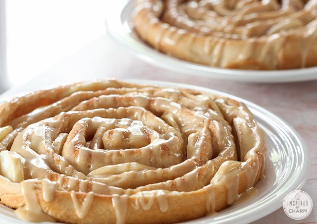 Creative Ideas - DIY Spiral Apple Bread with Caramel Apple Glaze